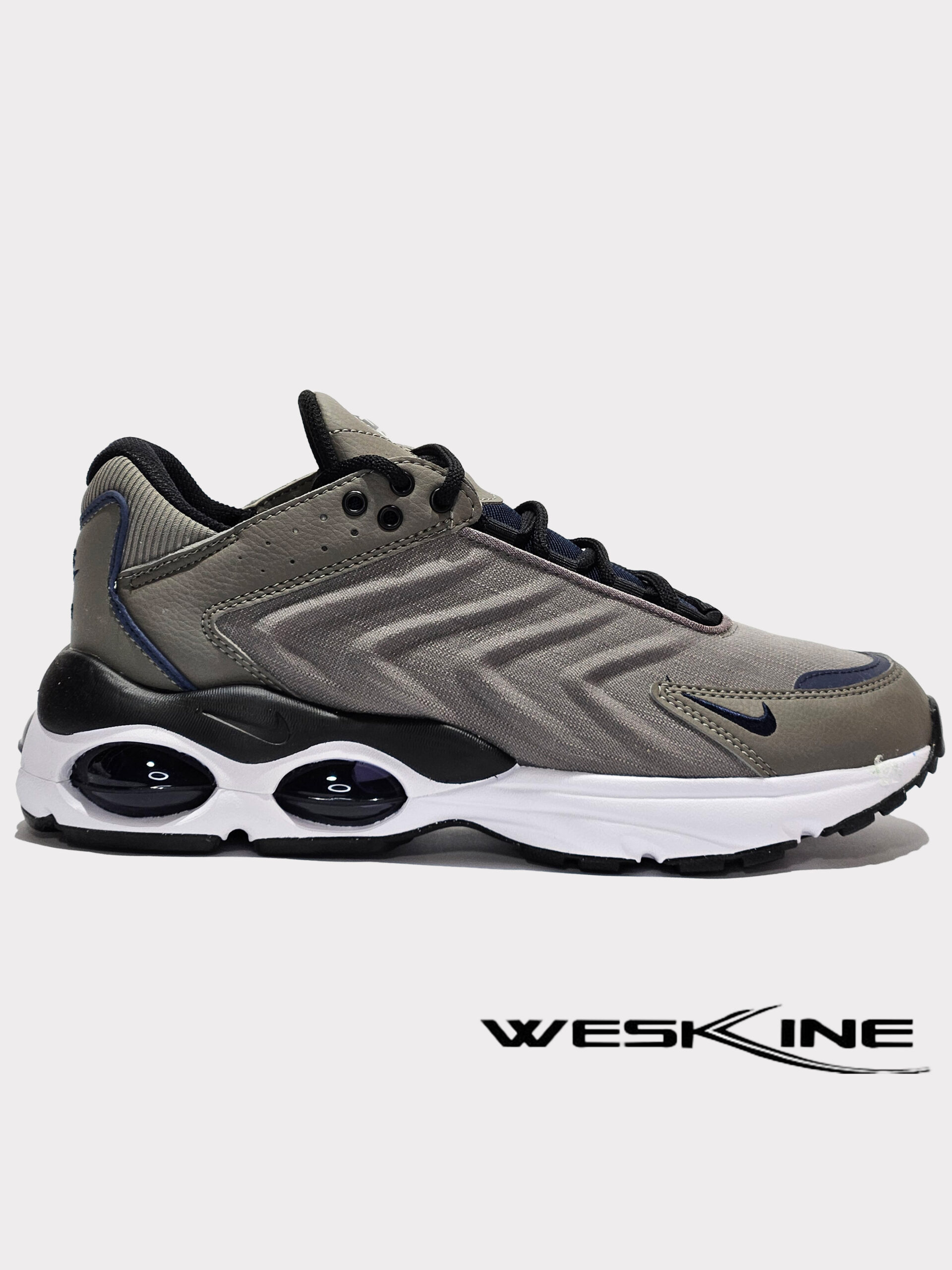 Baskets Nike Air Max TW en Étain Mat, Blanc, et Ossidiene